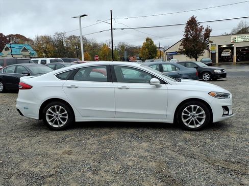 Used 2020 Ford Fusion Energi Titanium image 4