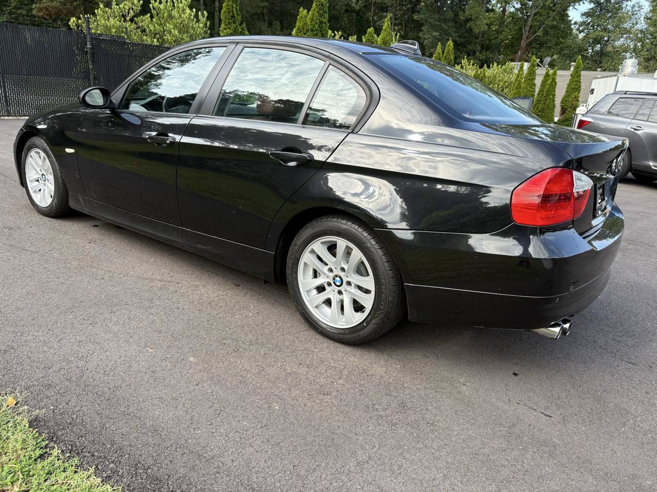 Used 2006 BMW 325i Sedan RWD image 7