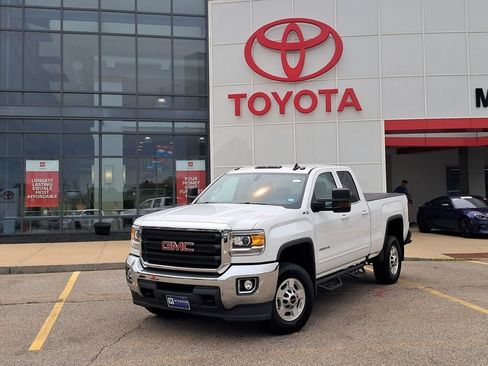 Used 2018 GMC Sierra 2500 SLE w/ HD SLE Preferred Plus Package AWD/4WD image 1