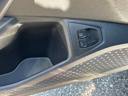 Used 2024 Volkswagen Jetta SE FWD image 31