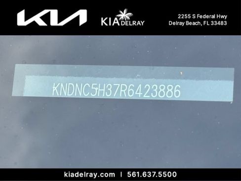 Certified 2024 Kia Carnival EX FWD image 10