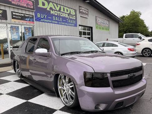 Used 2007 Chevrolet Avalanche LT AWD/4WD image 3