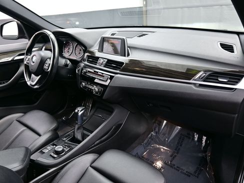 Used 2017 BMW X1 xDrive28i image 15