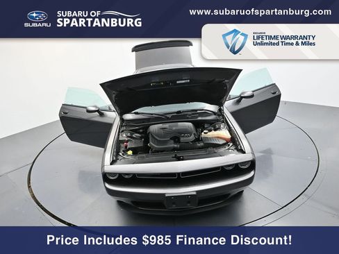 Used 2023 Dodge Challenger SXT image 33