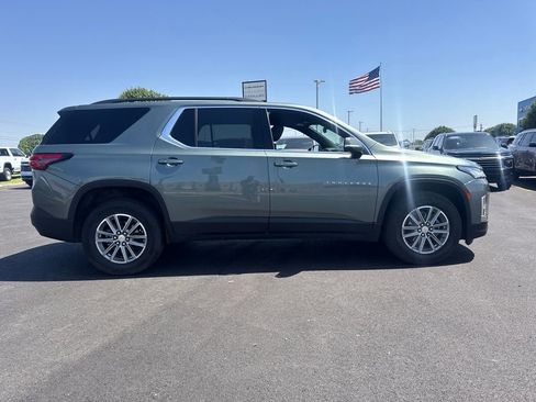 Used 2023 Chevrolet Traverse LT FWD image 7