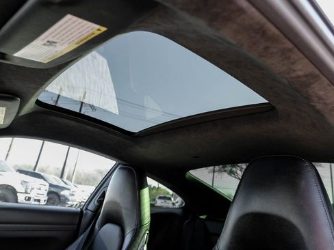 Used 2017 Porsche 911 Carrera image 18