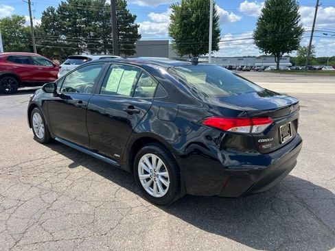 Used 2024 Toyota Corolla LE w/ LE Convenience Package AWD/4WD image 7