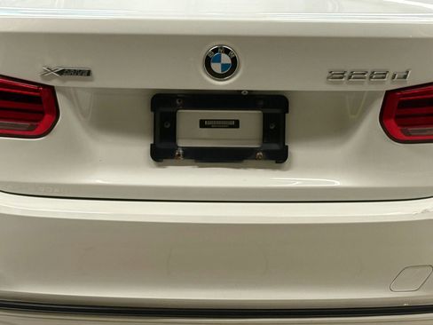 Used 2018 BMW 328d xDrive Sedan image 11