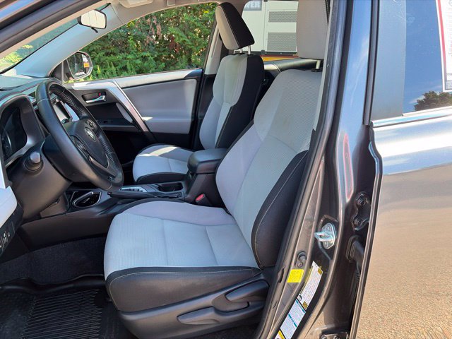 Used 2018 Toyota RAV4 XLE w/ Plus Extra Value Package AWD/4WD image 15
