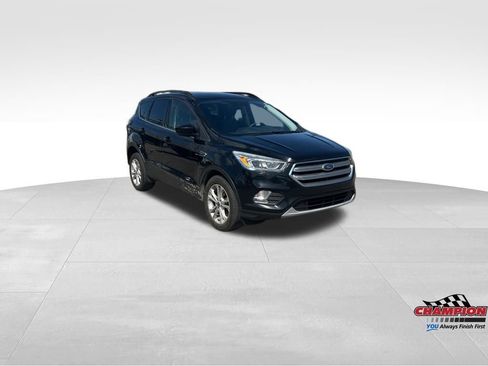 Used 2017 Ford Escape SE w/ Equipment Group 201A image 7