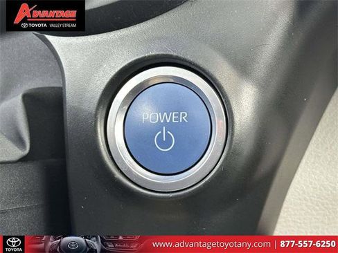 Certified 2024 Toyota Sienna XLE image 30