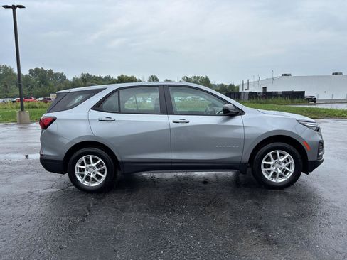 Used 2024 Chevrolet Equinox LS AWD/4WD image 8