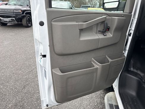 Used 2024 Chevrolet Express 2500 w/ Driver Convenience Package image 18