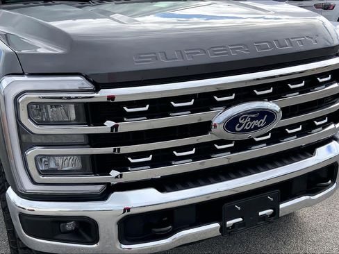 Used 2025 Ford F250 Lariat w/ Tremor Off-Road Package image 29