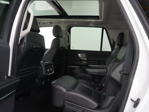 Used 2025 Ford Expedition Max Platinum AWD/4WD image 23