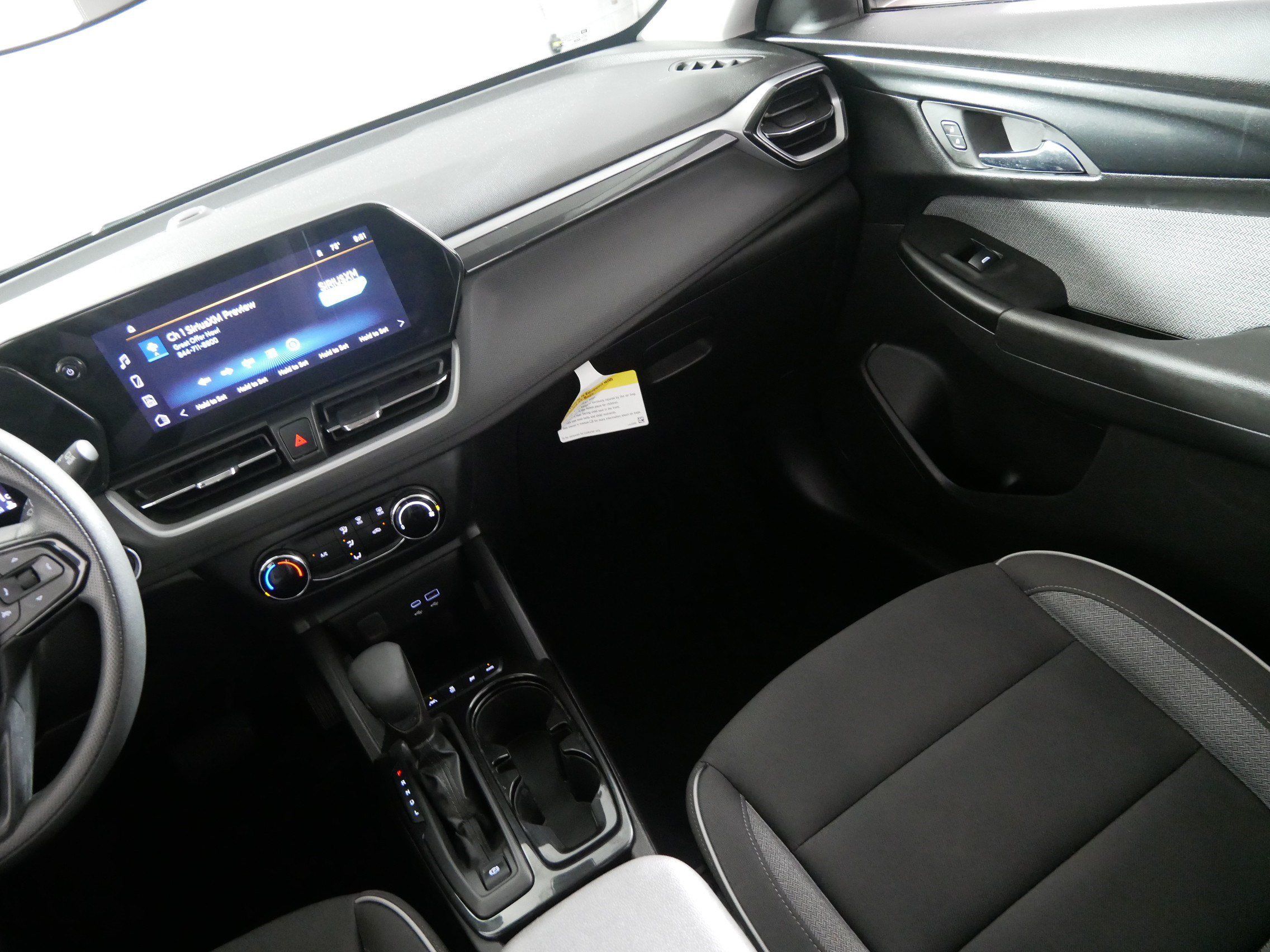 Used 2024 Chevrolet TrailBlazer LS w/ LS Convenience Package AWD/4WD image 11