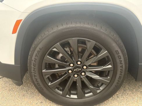 Certified 2023 Chevrolet Traverse RS w/ LPO, Floor Liner Package AWD/4WD image 12