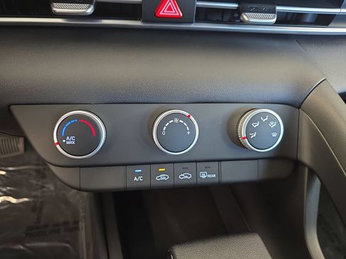 Used 2026 Hyundai Elantra SE FWD image 20