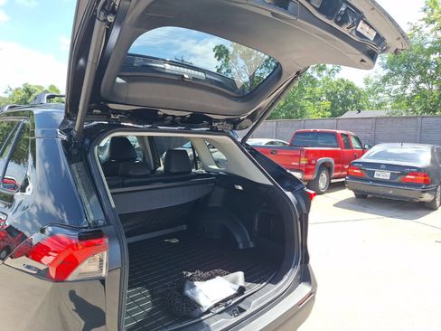 Used 2025 Toyota RAV4 XLE w/ Convenience Package AWD/4WD image 37