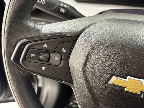 Used 2025 Chevrolet Trax LT FWD image 26