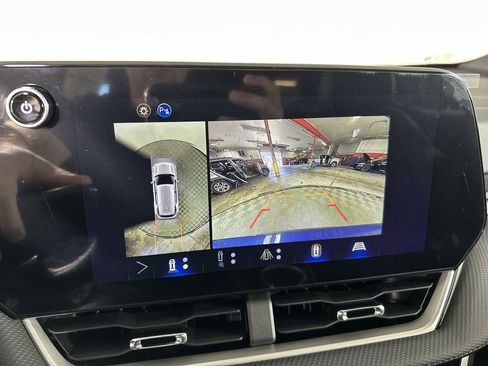 New 2026 Chevrolet Equinox LT w/ Convenience Package II FWD image 16