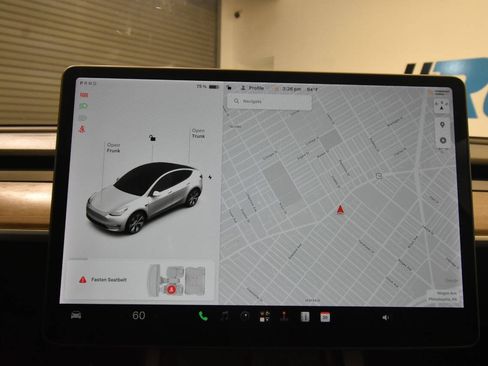 Used 2022 Tesla Model Y Long Range AWD/4WD image 26