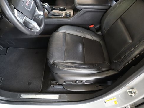 Used 2019 GMC Acadia SLT image 35