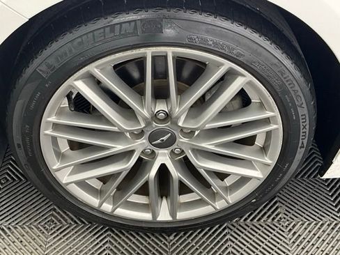 Used 2020 Genesis G70 2.0T image 25