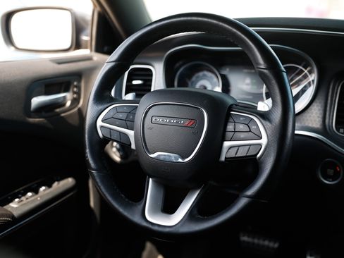 Used 2018 Dodge Charger R/T Scat Pack RWD image 34