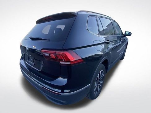 Used 2024 Volkswagen Tiguan S image 10