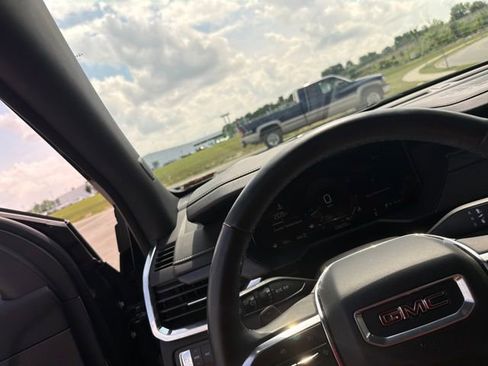 Used 2024 GMC Acadia Elevation w/ Black Edition AWD/4WD image 21