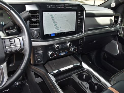 Used 2024 Ford F350 Platinum w/ FX4 Off-Road Package AWD/4WD image 26