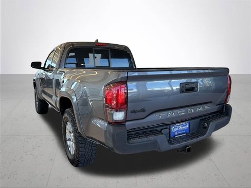 Used 2019 Toyota Tacoma SR5 w/ SR5 Appearance Package (SM) AWD/4WD image 9