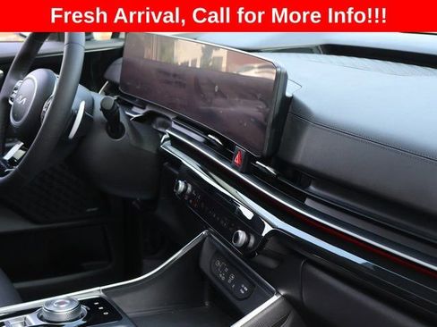 Used 2025 Kia Carnival SX Prestige FWD image 11
