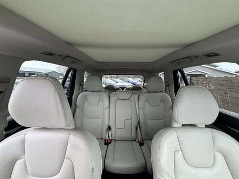 Used 2018 Volvo XC90 T6 Momentum w/ Convenience Package image 29