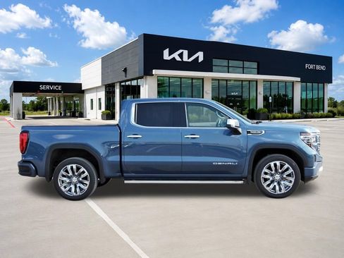Used 2025 GMC Sierra 1500 Denali w/ Denali Reserve Package AWD/4WD image 4