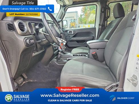 Used 2018 Jeep Wrangler Unlimited Sahara w/ Cold Weather Group AWD/4WD image 9
