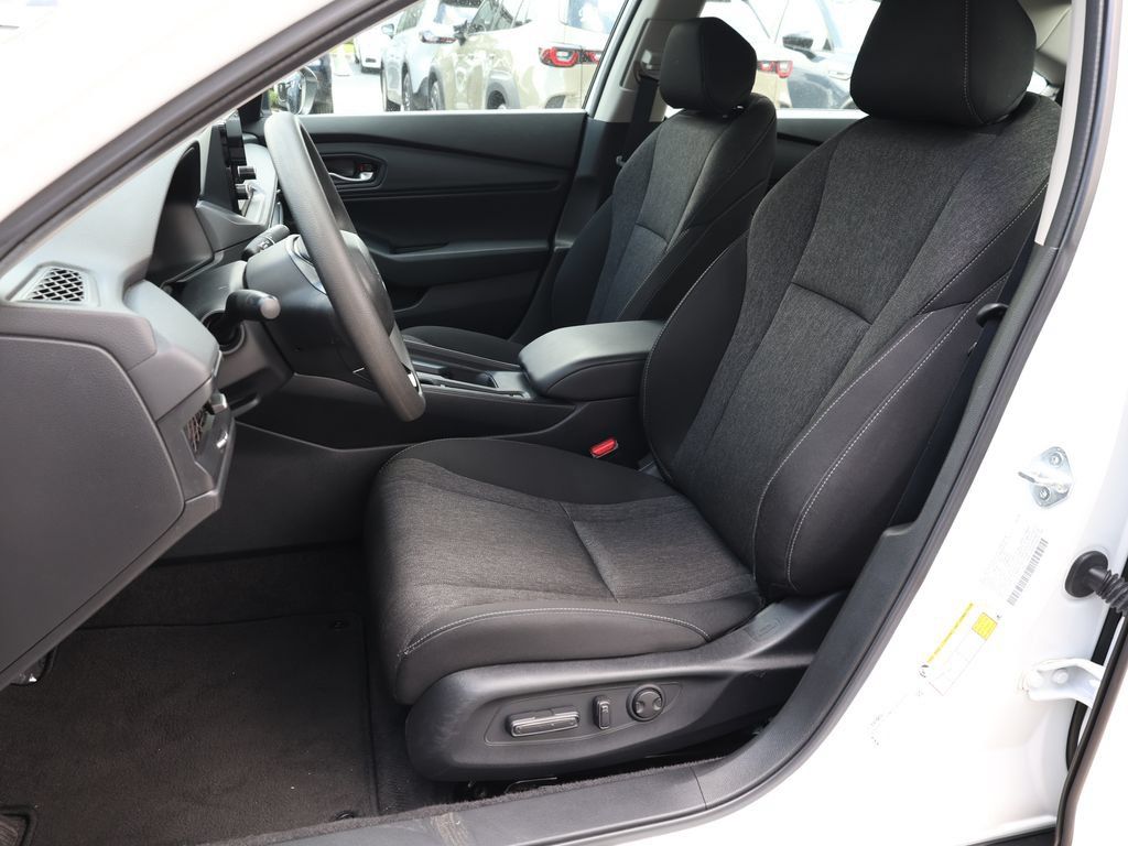Used 2025 Honda Accord SE image 13