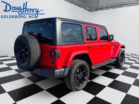 Used 2023 Jeep Wrangler Unlimited Sahara AWD/4WD image 5