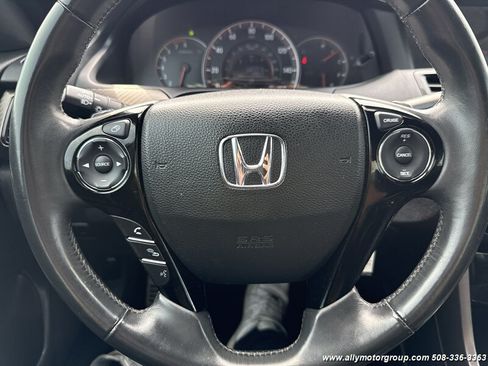 Used 2017 Honda Accord Sport image 18