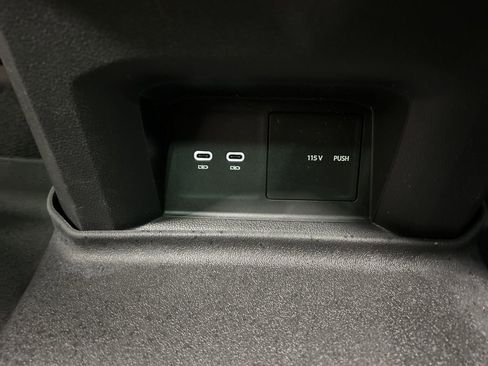 Used 2021 Volkswagen Atlas Cross Sport SEL Premium image 30