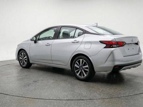 Used 2025 Nissan Versa SV image 6