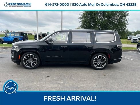 Used 2023 Jeep Grand Wagoneer Series III AWD/4WD image 7