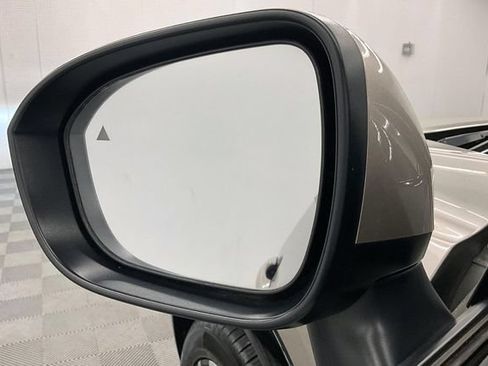 Used 2024 Nissan Rogue Platinum AWD/4WD image 39