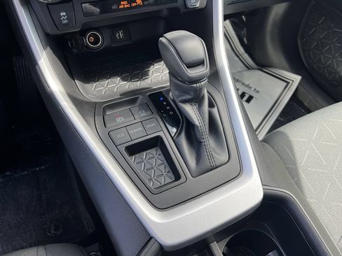 Used 2025 Toyota RAV4 XLE FWD image 15
