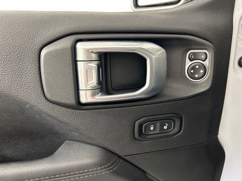 Used 2021 Jeep Wrangler Unlimited Sahara AWD/4WD image 28