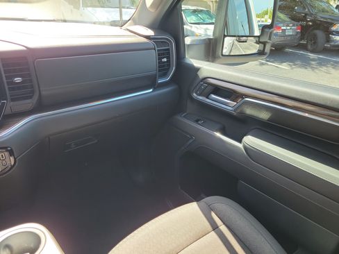 Used 2024 Chevrolet Silverado 2500 LT AWD/4WD image 17