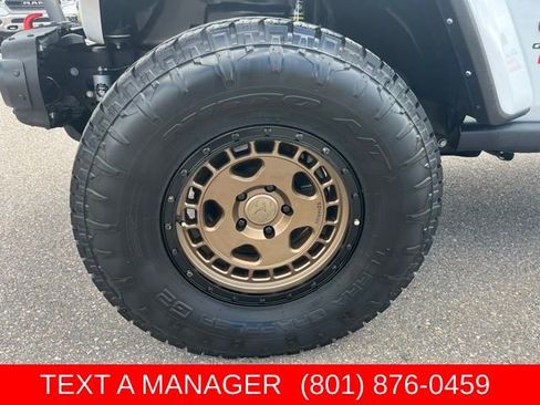 Used 2023 Jeep Gladiator Sport AWD/4WD image 9