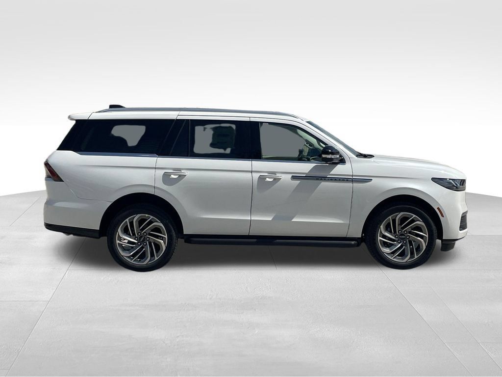 New 2027 Lincoln Navigator Premiere AWD/4WD image 6
