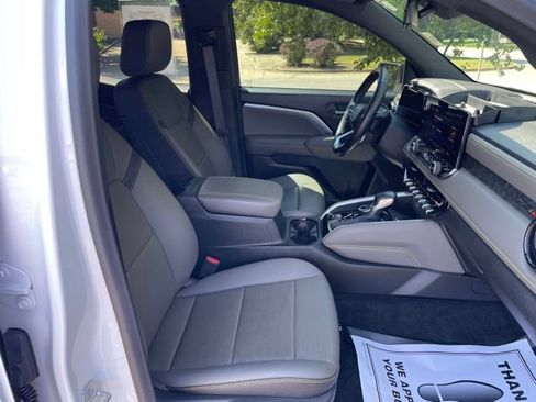 Used 2024 Chevrolet Colorado ZR2 w/ ZR2 Convenience Package III AWD/4WD image 31